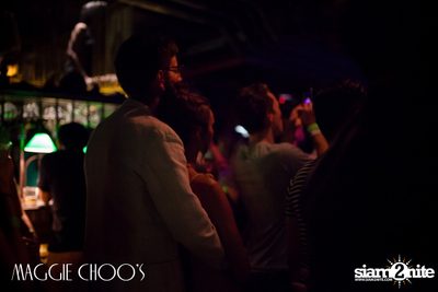 Singto Numchok Live ที่ แม็กกี้ ชูวส์ — photo 36