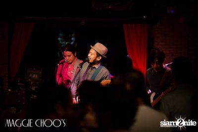 Singto Numchok Live ที่ แม็กกี้ ชูวส์ — photo 50
