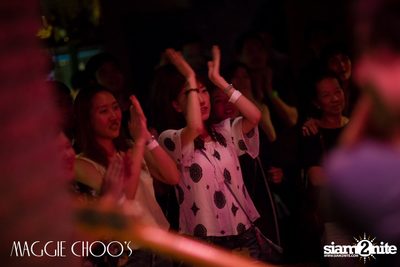 Singto Numchok Live ที่ แม็กกี้ ชูวส์ — photo 52