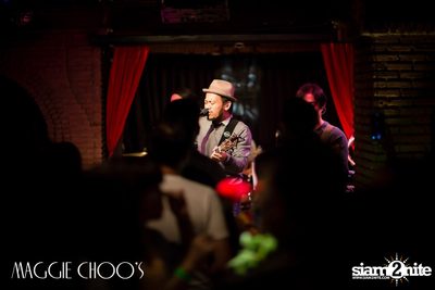 Singto Numchok Live ที่ แม็กกี้ ชูวส์ — photo 64