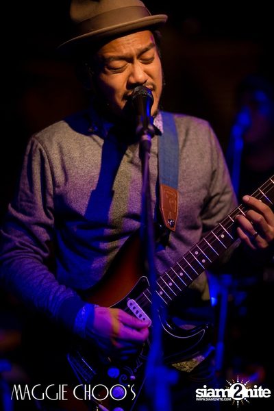 Singto Numchok Live ที่ แม็กกี้ ชูวส์ — photo 78