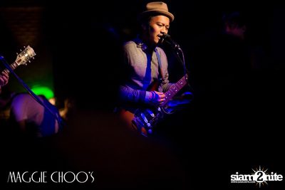 Singto Numchok Live ที่ แม็กกี้ ชูวส์ — photo 84