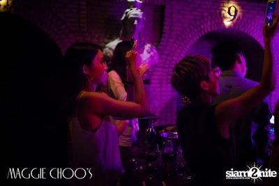 Singto Numchok Live ที่ แม็กกี้ ชูวส์ — photo 91