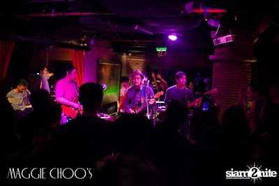 Singto Numchok Live ที่ แม็กกี้ ชูวส์ — photo 93