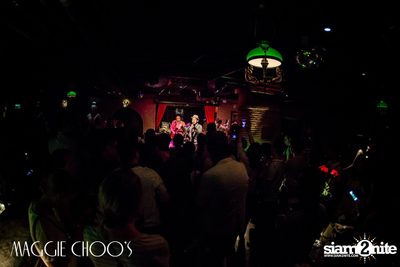 Singto Numchok Live ที่ แม็กกี้ ชูวส์ — photo 96