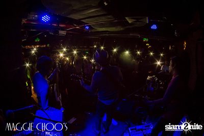 Singto Numchok Live ที่ แม็กกี้ ชูวส์ — photo 121