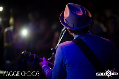 Singto Numchok Live ที่ แม็กกี้ ชูวส์ — photo 126