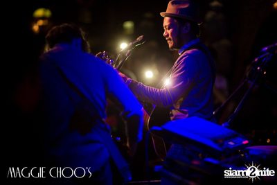 Singto Numchok Live ที่ แม็กกี้ ชูวส์ — photo 127