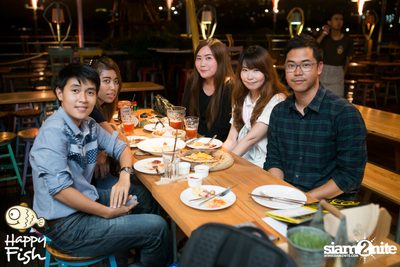 คืนวันศุกร์ ที่ร้าน แฮปปี้ ฟิช, เอเชีย ทีค เดอะ ริเวอร์ฟร้อนท์ — photo 25