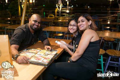 คืนวันศุกร์ ที่ร้าน แฮปปี้ ฟิช, เอเชีย ทีค เดอะ ริเวอร์ฟร้อนท์ — photo 26