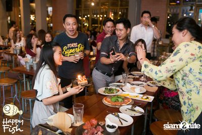 คืนวันศุกร์ ที่ร้าน แฮปปี้ ฟิช, เอเชีย ทีค เดอะ ริเวอร์ฟร้อนท์ — photo 33