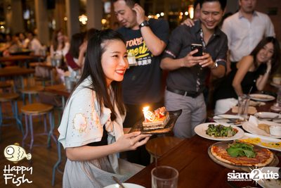 คืนวันศุกร์ ที่ร้าน แฮปปี้ ฟิช, เอเชีย ทีค เดอะ ริเวอร์ฟร้อนท์ — photo 34