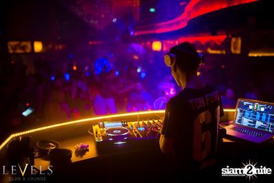Thursday Hip Hop Edition กับ DJ Tob ที่ เลเวล — photo 36