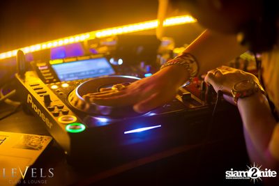 Thursday Hip Hop Edition กับ DJ Tob ที่ เลเวล — photo 85
