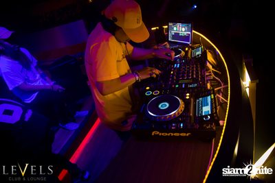 Thursday Hip Hop Edition กับ DJ Tob ที่ เลเวล — photo 90