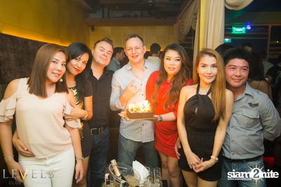 ปาร์ตี้คืนวันศุกร์ ที่ร้าน เลเวล, สุขุมวิท ซอย 11 — photo 43