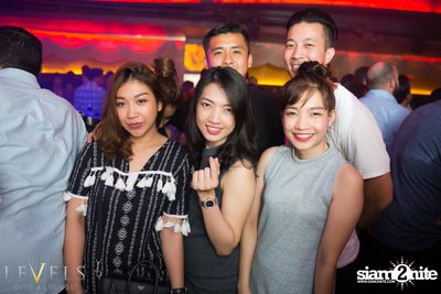 ปาร์ตี้คืนวันศุกร์ ที่ร้าน เลเวล, สุขุมวิท ซอย 11 — photo 52