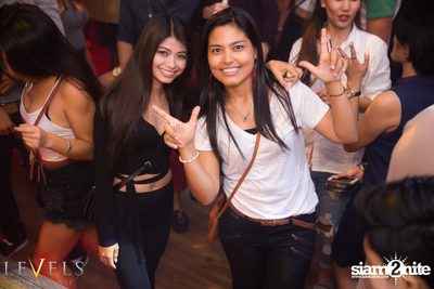 ปาร์ตี้คืนวันศุกร์ ที่ร้าน เลเวล, สุขุมวิท ซอย 11 — photo 58
