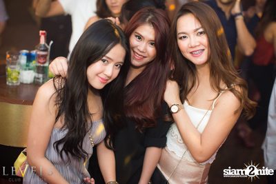 ปาร์ตี้คืนวันศุกร์ ที่ร้าน เลเวล, สุขุมวิท ซอย 11 — photo 83