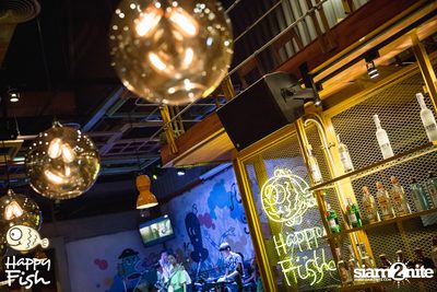 คืนวันศุกร์ ที่ร้าน แฮปปี้ ฟิช, เอเชีย ทีค เดอะ ริเวอร์ฟร้อนท์ — photo 31