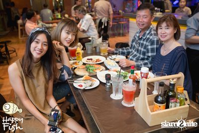 คืนวันศุกร์ ที่ร้าน แฮปปี้ ฟิช, เอเชีย ทีค เดอะ ริเวอร์ฟร้อนท์ — photo 33