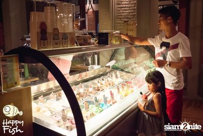 คืนวันศุกร์ ที่ร้าน แฮปปี้ ฟิช, เอเชีย ทีค เดอะ ริเวอร์ฟร้อนท์ — photo 40