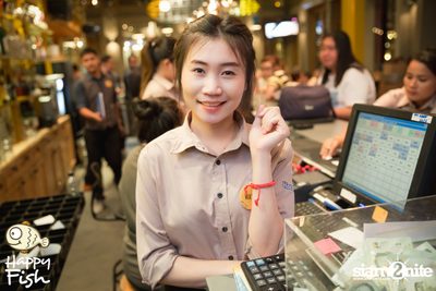 คืนวันศุกร์ ที่ร้าน แฮปปี้ ฟิช, เอเชีย ทีค เดอะ ริเวอร์ฟร้อนท์ — photo 58