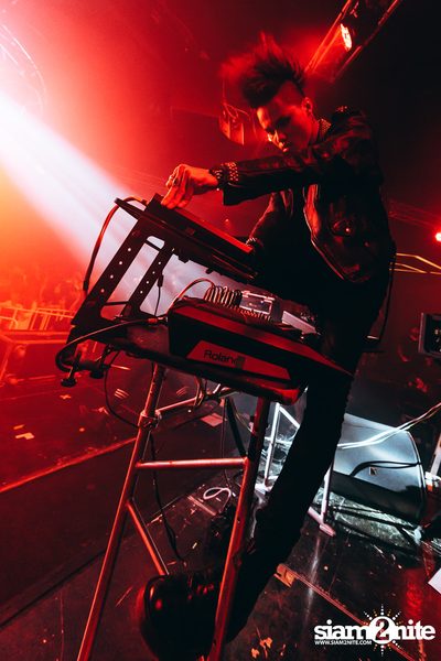Crossfaith New Age Warriors Tour 2016 ที่ สตูดิโอ ไลฟ์ ฮอลล์ — photo 50