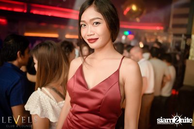 Ladies Night ที่ร้าน เลเวล, สุขุมวิท 11 — photo 6