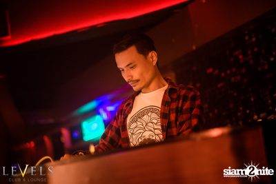 Ladies Night ที่ร้าน เลเวล, สุขุมวิท 11 — photo 30