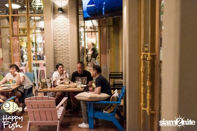 คืนวันศุกร์ ที่ร้าน แฮปปี้ ฟิช, เอเชีย ทีค เดอะ ริเวอร์ฟร้อนท์ — photo 3