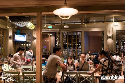 คืนวันศุกร์ ที่ร้าน แฮปปี้ ฟิช, เอเชีย ทีค เดอะ ริเวอร์ฟร้อนท์ — photo 9