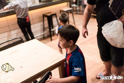 คืนวันศุกร์ ที่ร้าน แฮปปี้ ฟิช, เอเชีย ทีค เดอะ ริเวอร์ฟร้อนท์ — photo 11