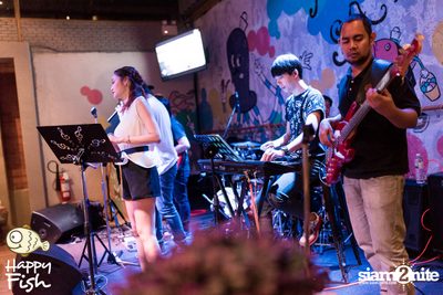 คืนวันศุกร์ ที่ร้าน แฮปปี้ ฟิช, เอเชีย ทีค เดอะ ริเวอร์ฟร้อนท์ — photo 12