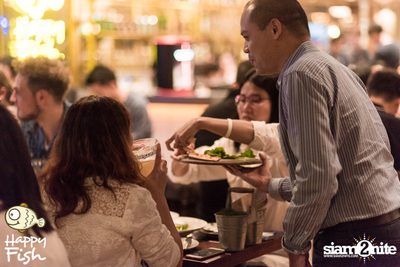 คืนวันศุกร์ ที่ร้าน แฮปปี้ ฟิช, เอเชีย ทีค เดอะ ริเวอร์ฟร้อนท์ — photo 39