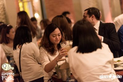 คืนวันศุกร์ ที่ร้าน แฮปปี้ ฟิช, เอเชีย ทีค เดอะ ริเวอร์ฟร้อนท์ — photo 40