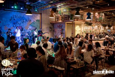 คืนวันศุกร์ ที่ร้าน แฮปปี้ ฟิช, เอเชีย ทีค เดอะ ริเวอร์ฟร้อนท์ — photo 55
