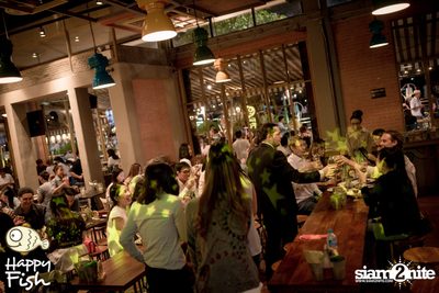 คืนวันศุกร์ ที่ร้าน แฮปปี้ ฟิช, เอเชีย ทีค เดอะ ริเวอร์ฟร้อนท์ — photo 72