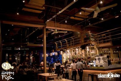 คืนวันศุกร์ ที่ร้าน แฮปปี้ ฟิช, เอเชีย ทีค เดอะ ริเวอร์ฟร้อนท์ — photo 79