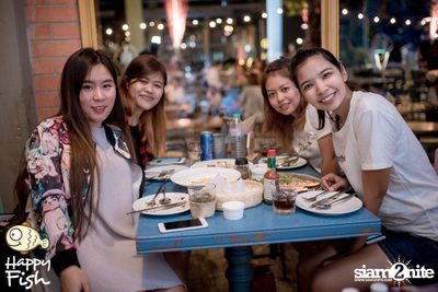 คืนวันศุกร์ ที่ร้าน แฮปปี้ ฟิช, เอเชีย ทีค เดอะ ริเวอร์ฟร้อนท์ — photo 80