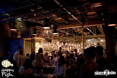 คืนวันศุกร์ ที่ร้าน แฮปปี้ ฟิช, เอเชีย ทีค เดอะ ริเวอร์ฟร้อนท์ — photo 82