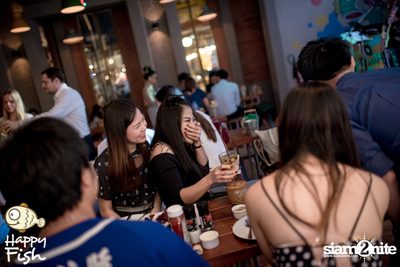 คืนวันศุกร์ ที่ร้าน แฮปปี้ ฟิช, เอเชีย ทีค เดอะ ริเวอร์ฟร้อนท์ — photo 88