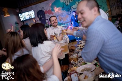 คืนวันศุกร์ ที่ร้าน แฮปปี้ ฟิช, เอเชีย ทีค เดอะ ริเวอร์ฟร้อนท์ — photo 100
