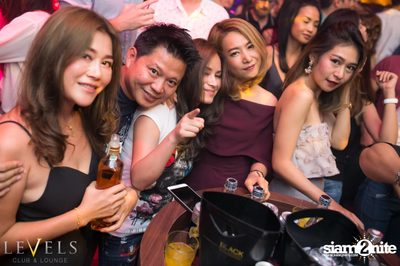 ปาร์ตี้คืนวันศุกร์ ที่ร้าน เลเวล, สุขุมวิท ซอย 11 — photo 29