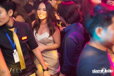 ปาร์ตี้คืนวันศุกร์ ที่ร้าน เลเวล, สุขุมวิท ซอย 11 — photo 32