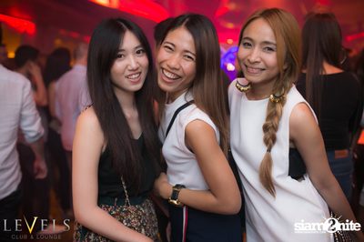 ปาร์ตี้คืนวันศุกร์ ที่ร้าน เลเวล, สุขุมวิท ซอย 11 — photo 54