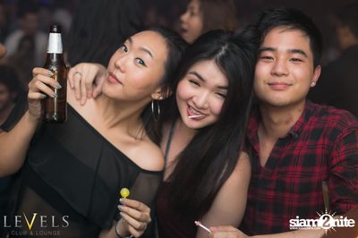 ปาร์ตี้คืนวันศุกร์ ที่ร้าน เลเวล, สุขุมวิท ซอย 11 — photo 69