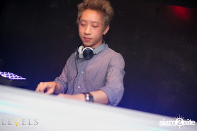 ปาร์ตี้คืนวันศุกร์ ที่ร้าน เลเวล, สุขุมวิท ซอย 11 — photo 72
