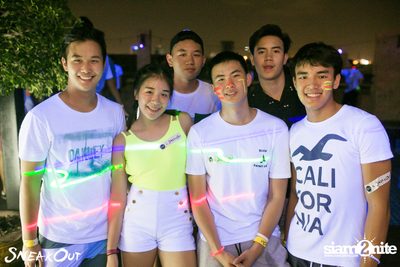 Sneakout : Fullmoon Pool Party at 722 CRAFT Experience — photo 17