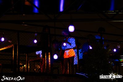 Sneakout : Fullmoon Pool Party at 722 CRAFT Experience — photo 23